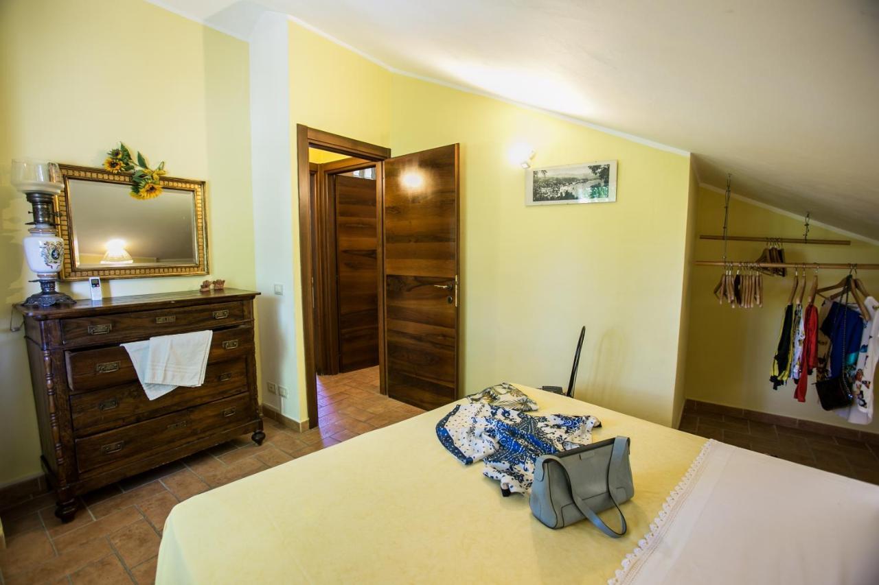 Отель Le Raganelle Oneglia Экстерьер фото